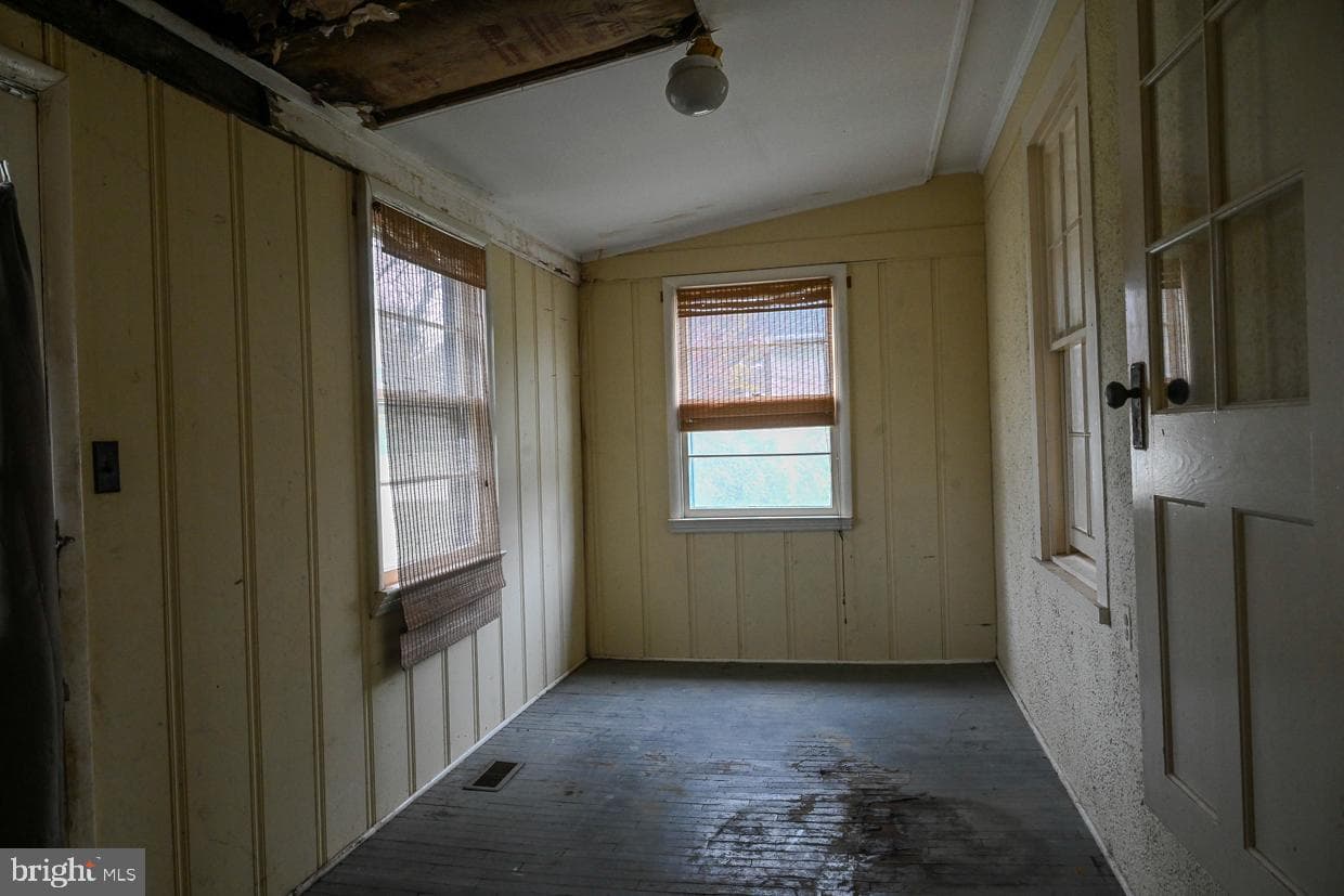 8556 Anderson Avenue photo 14