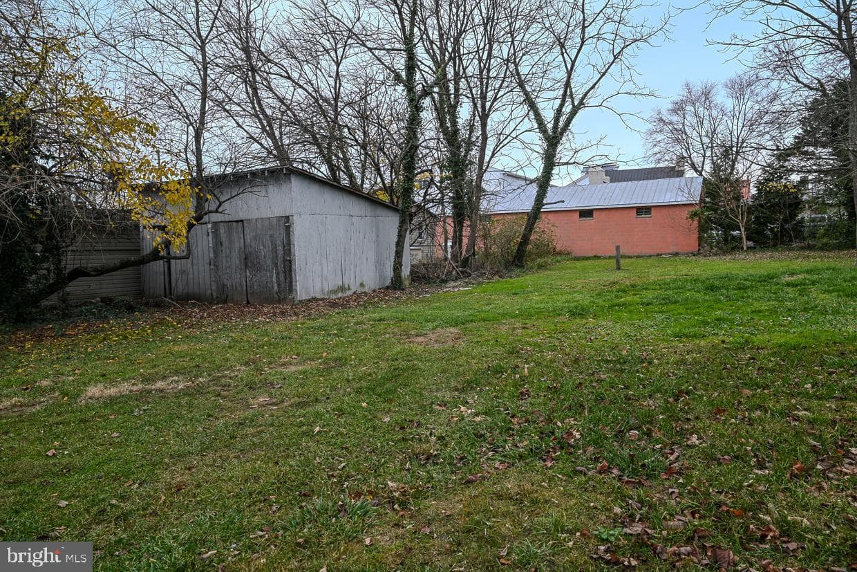8556 Anderson Avenue photo 27