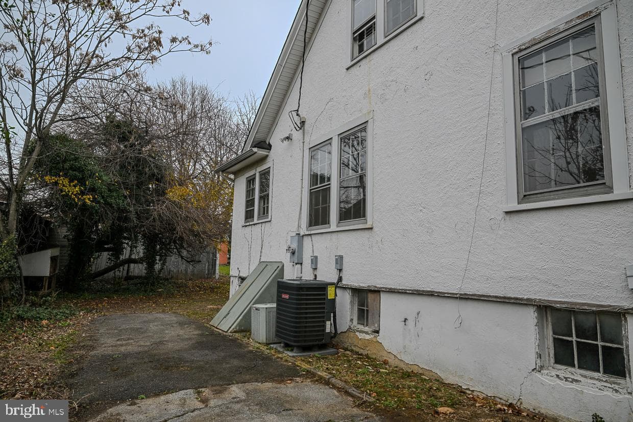 8556 Anderson Avenue photo 33