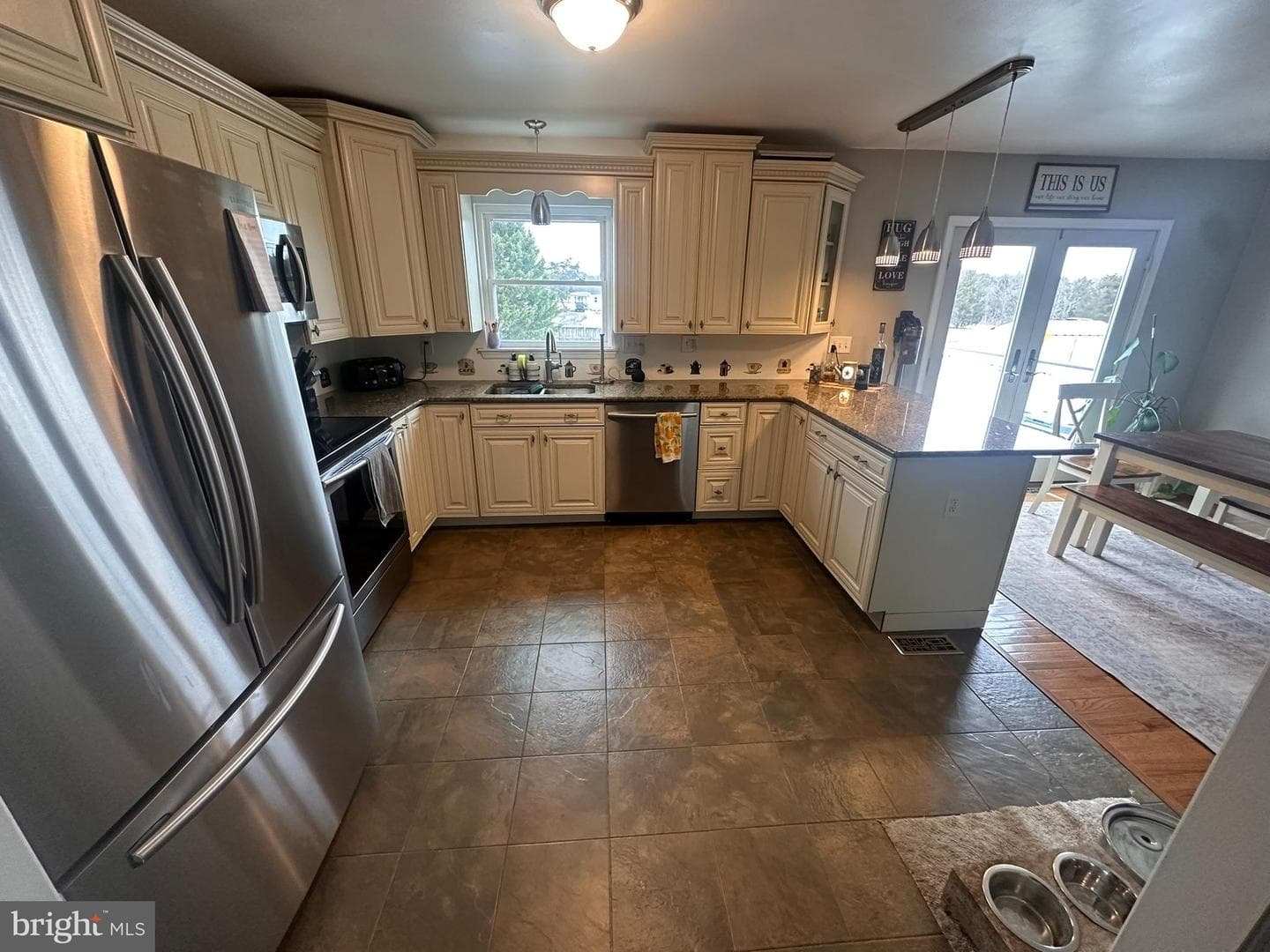 6836 Brianwood Court photo 7