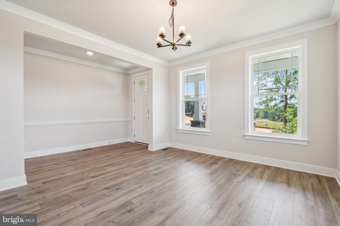 9130 Kingston Road photo 2