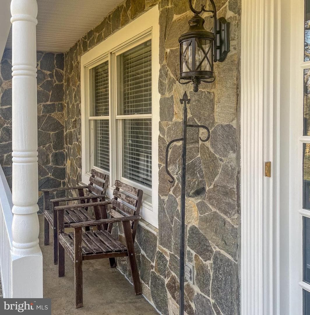 4291 Dyes Lane photo 4