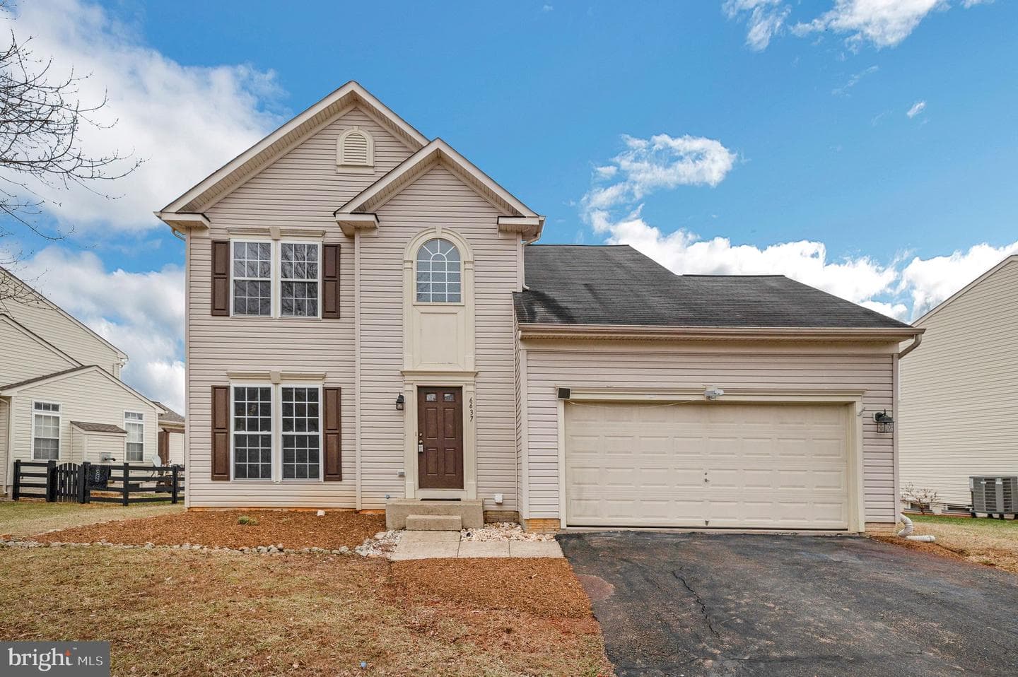 6637 Clarkes Meadow Drive photo 1