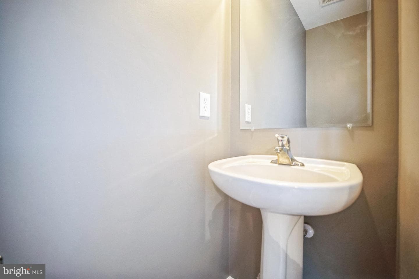 6637 Clarkes Meadow Drive photo 12