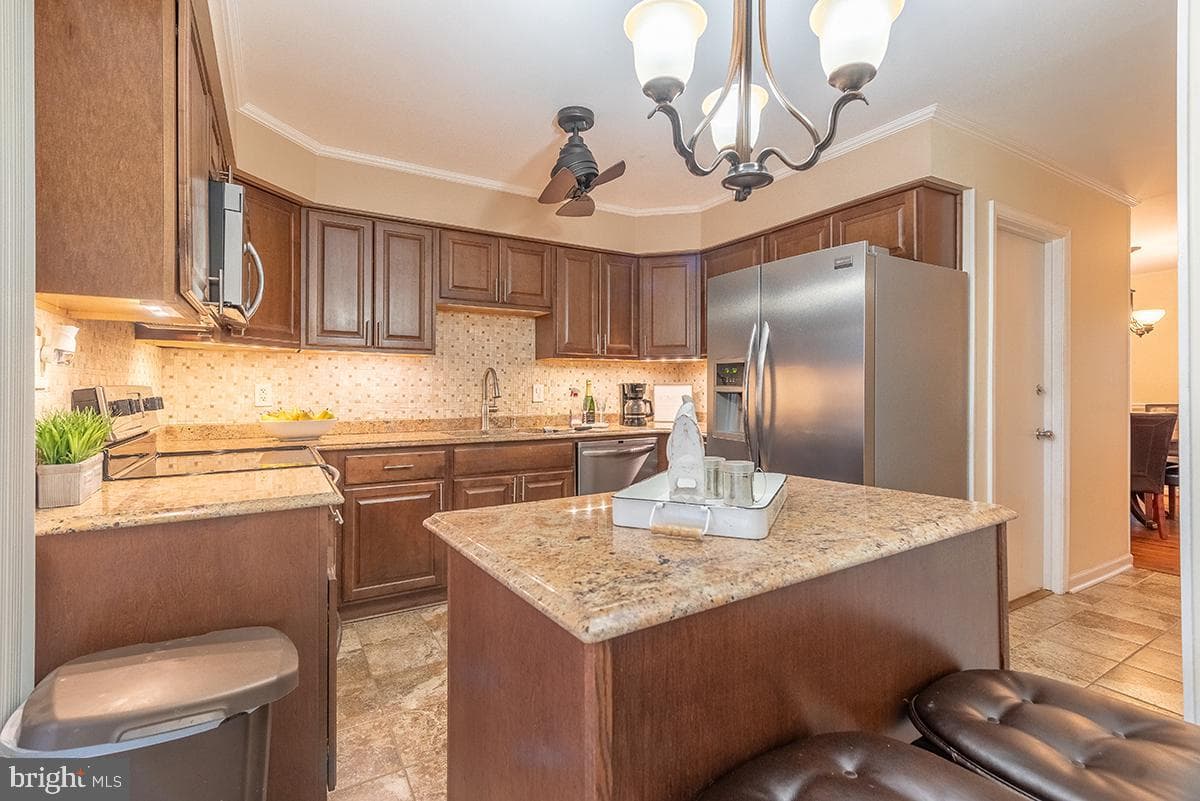 3298 Daffan Drive photo 7
