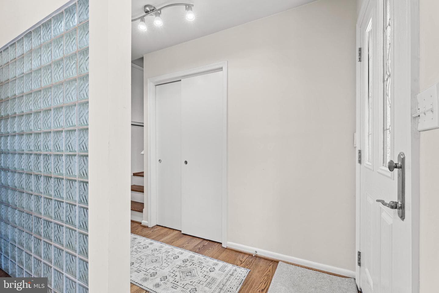 384 Winchester Street photo 12