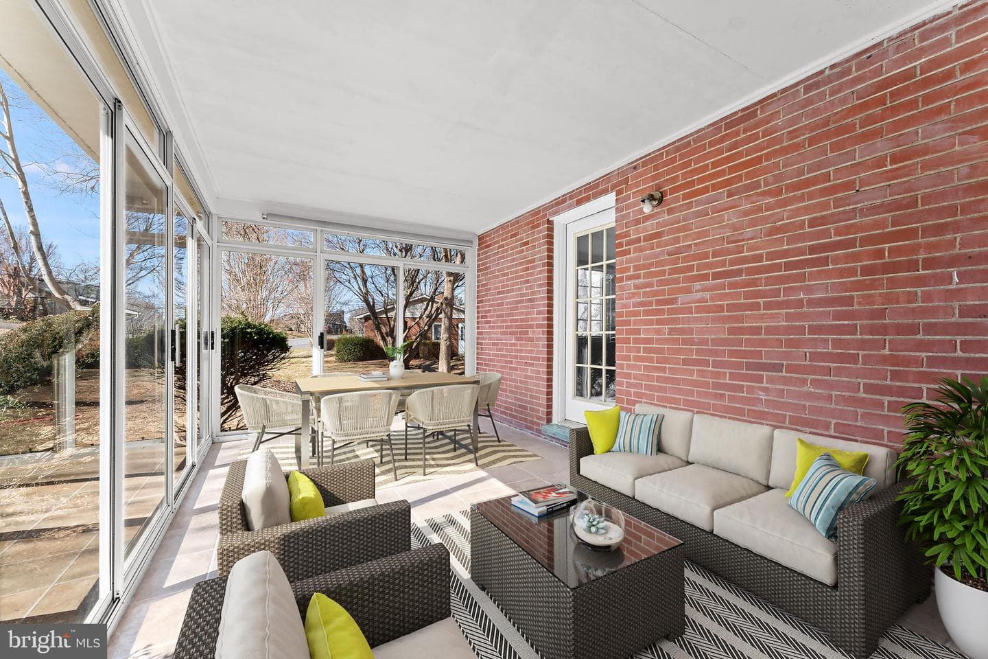 384 Winchester Street photo 16