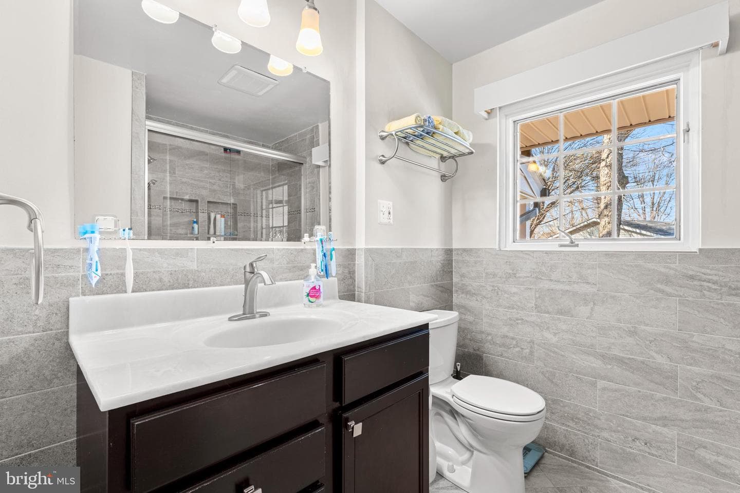 384 Winchester Street photo 20