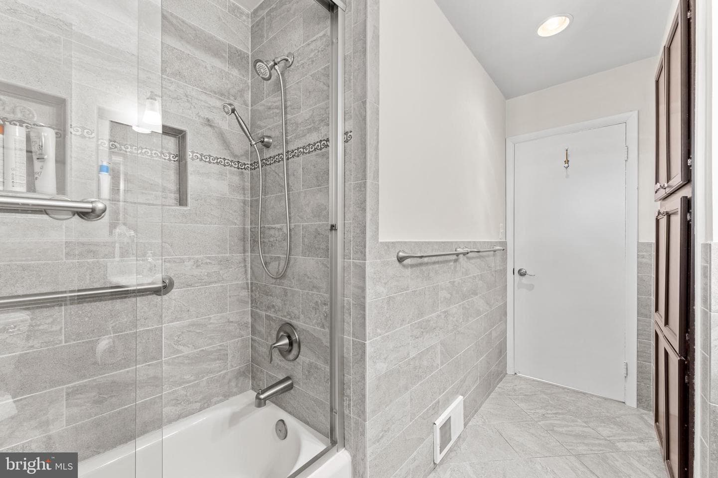 384 Winchester Street photo 21