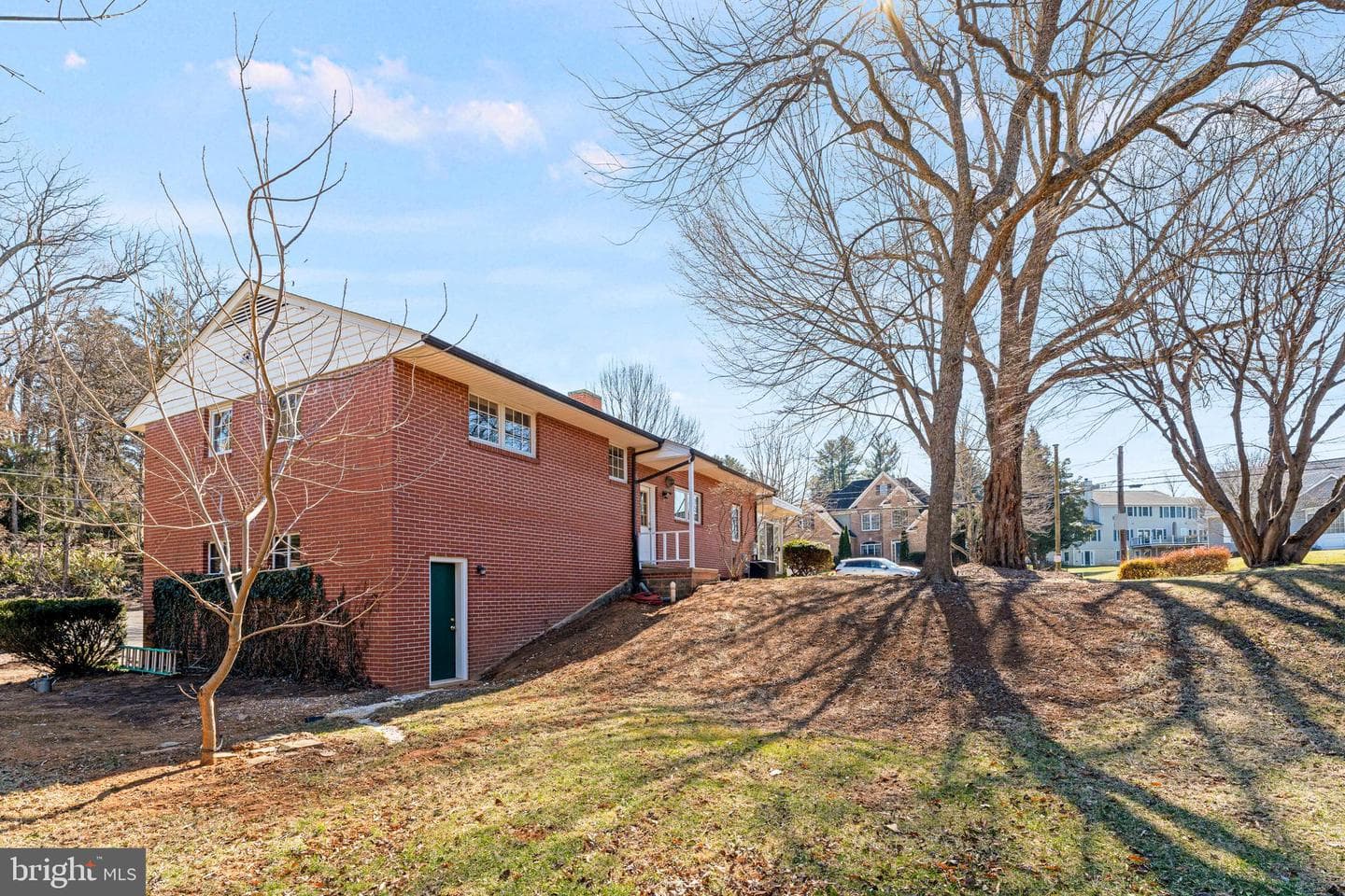 384 Winchester Street photo 36