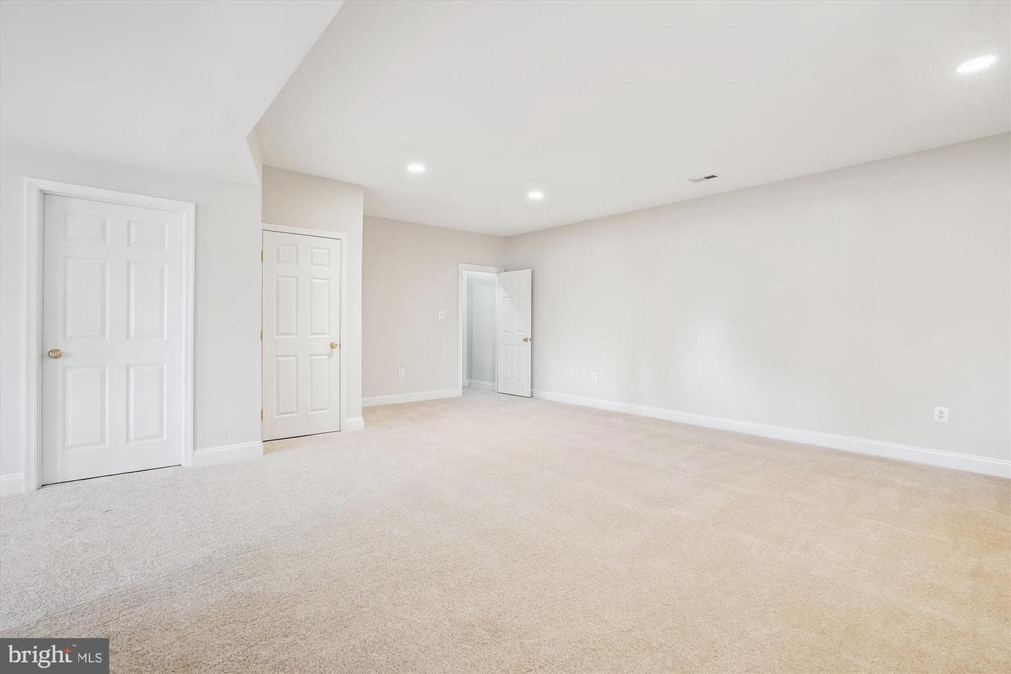 7343 Huntsmans Drive photo 56
