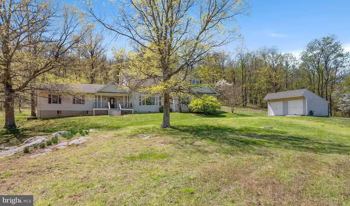 9050 Hogan Lane photo 2