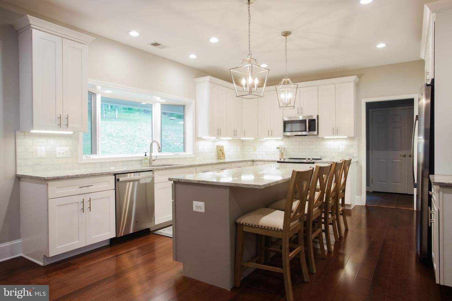 9050 Hogan Lane photo 4