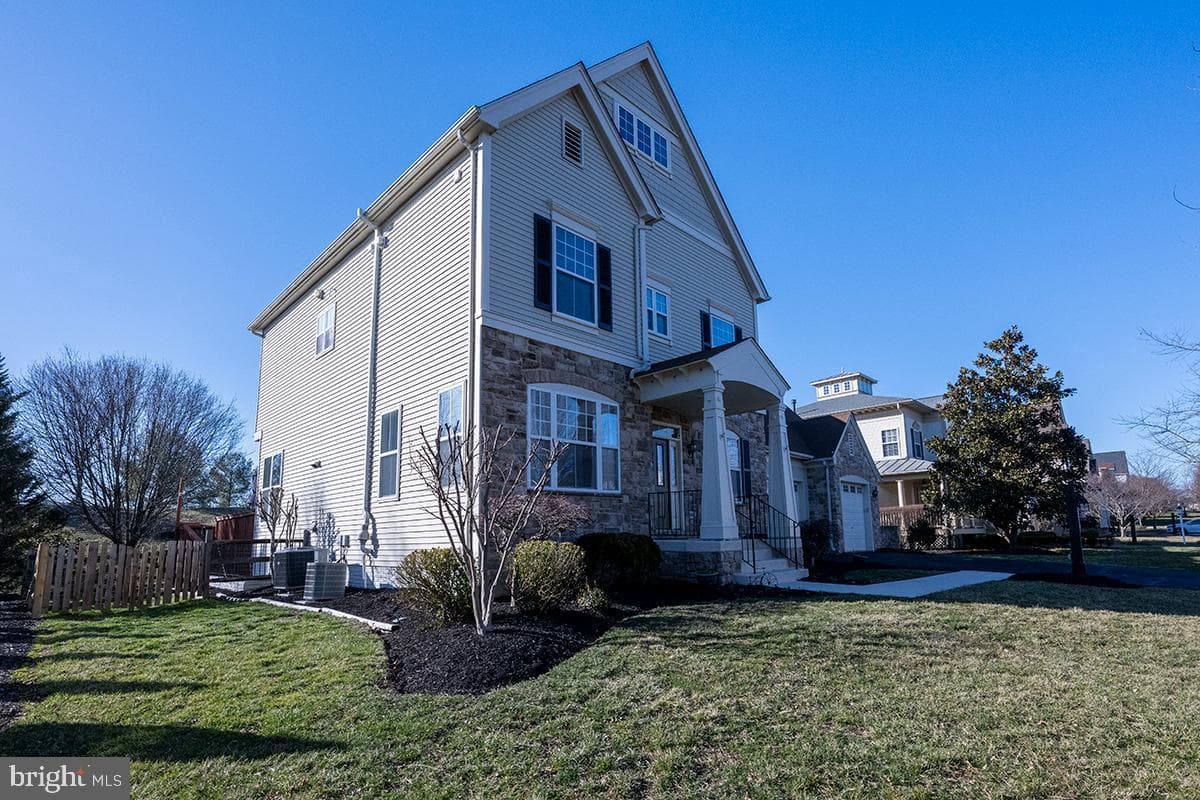 6806 Sholes Court photo 2