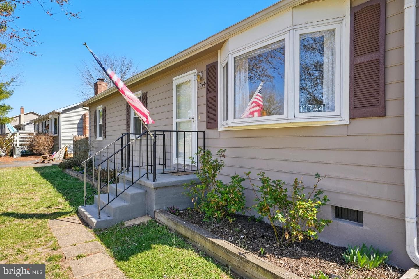 10744 Blake Lane photo 5
