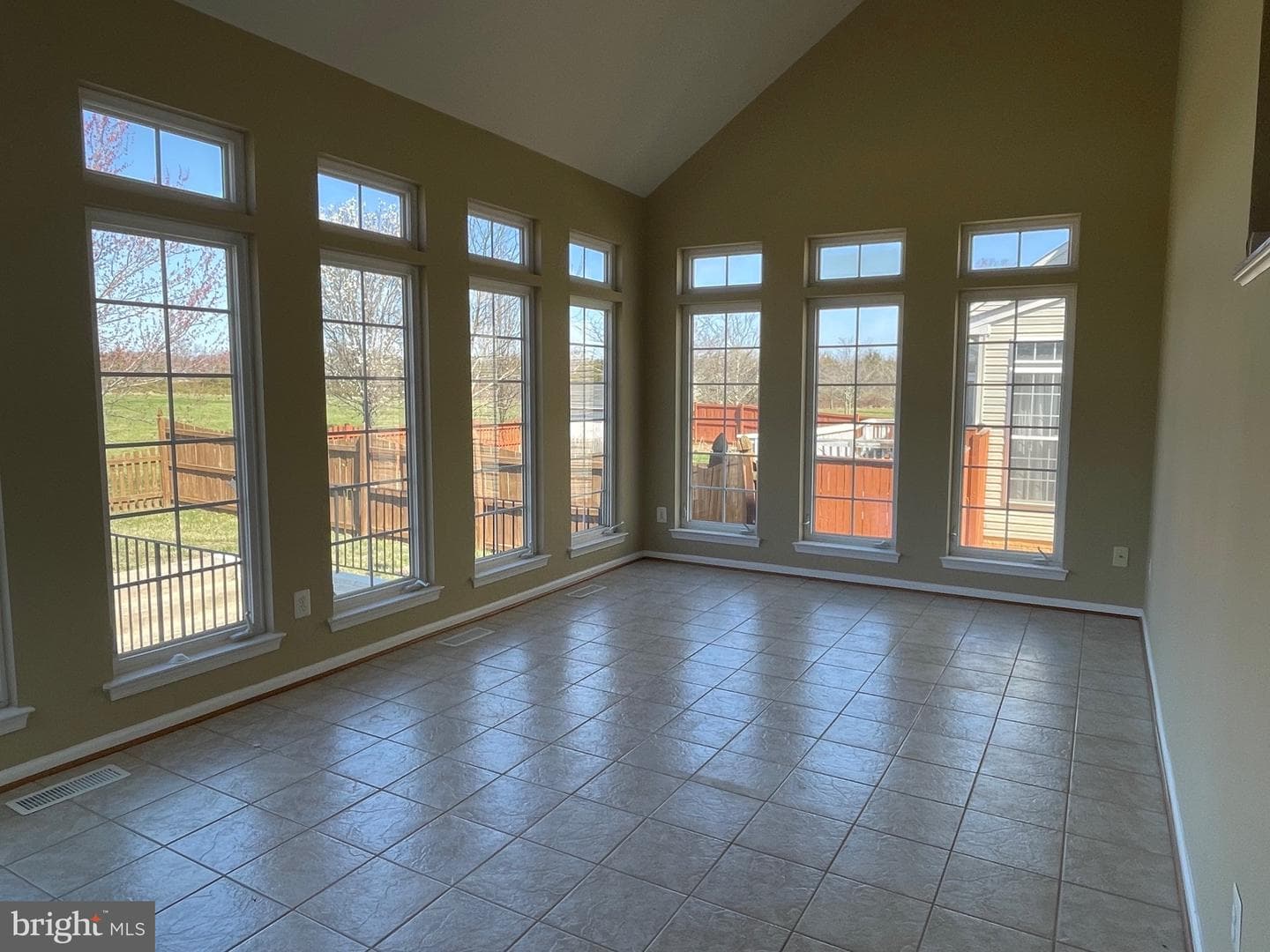 10985 Southcoate Village Drive photo 9