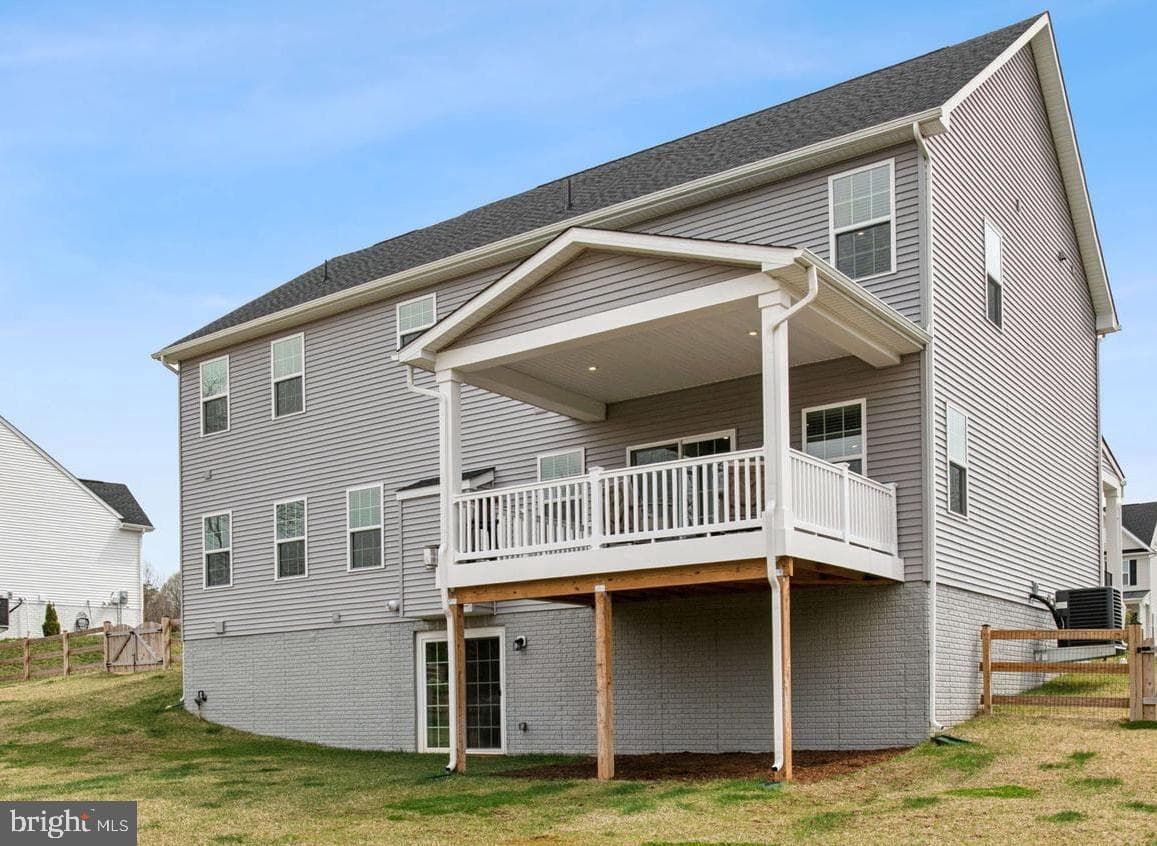 8015 International Drive photo 51