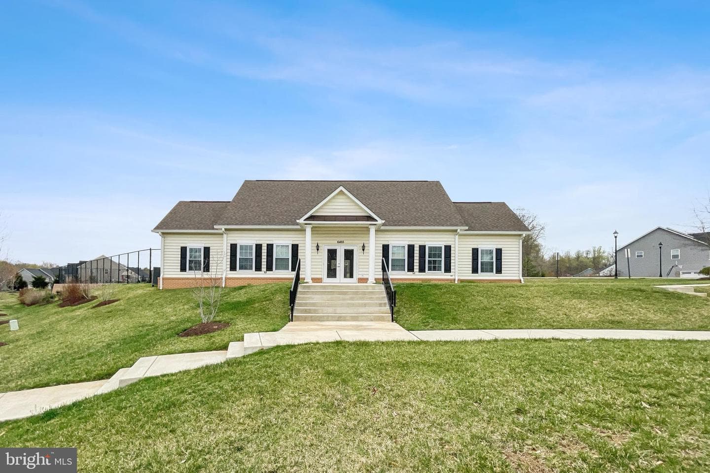 8015 International Drive photo 57