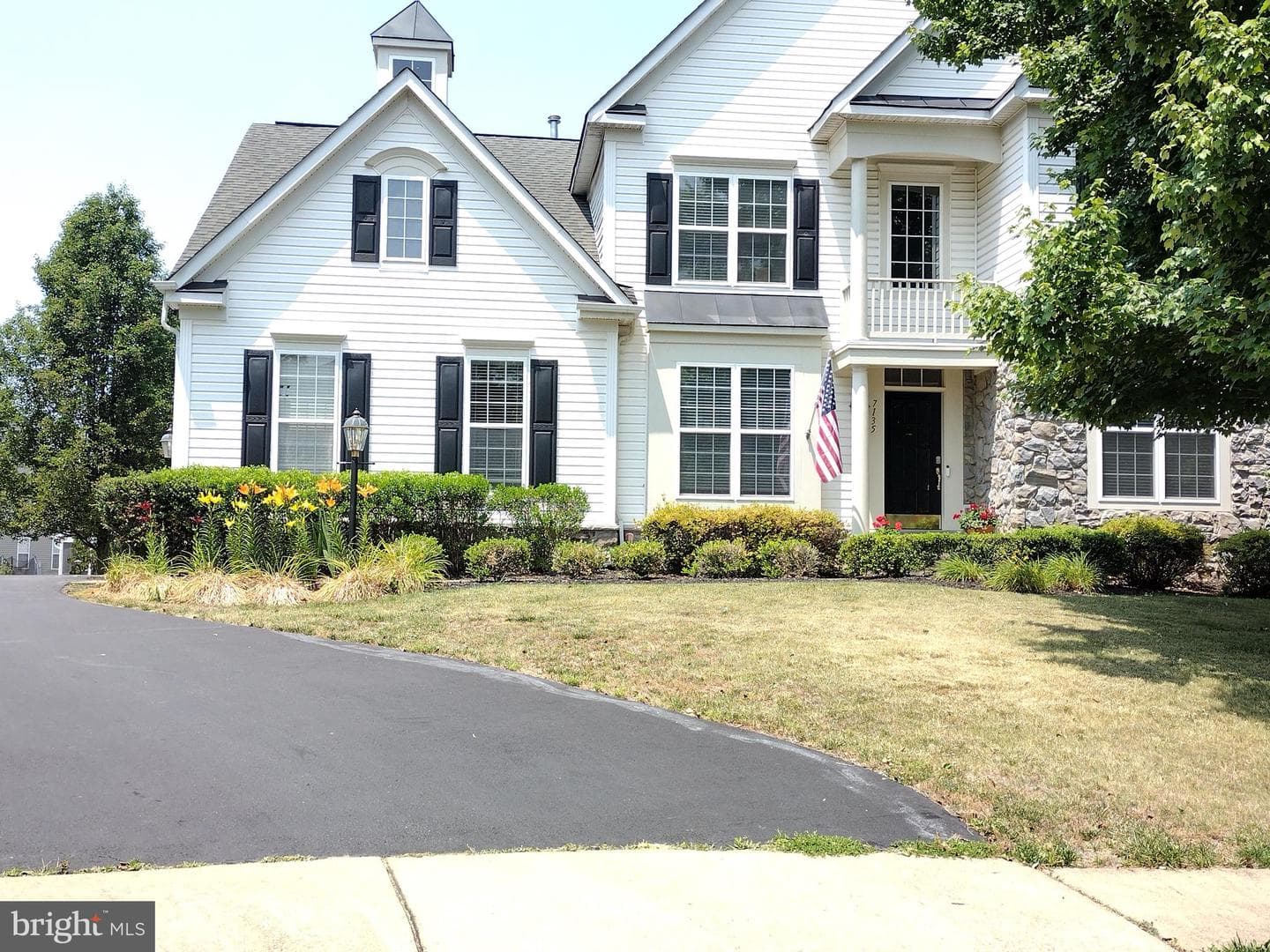 7135 Hills Lane photo 5