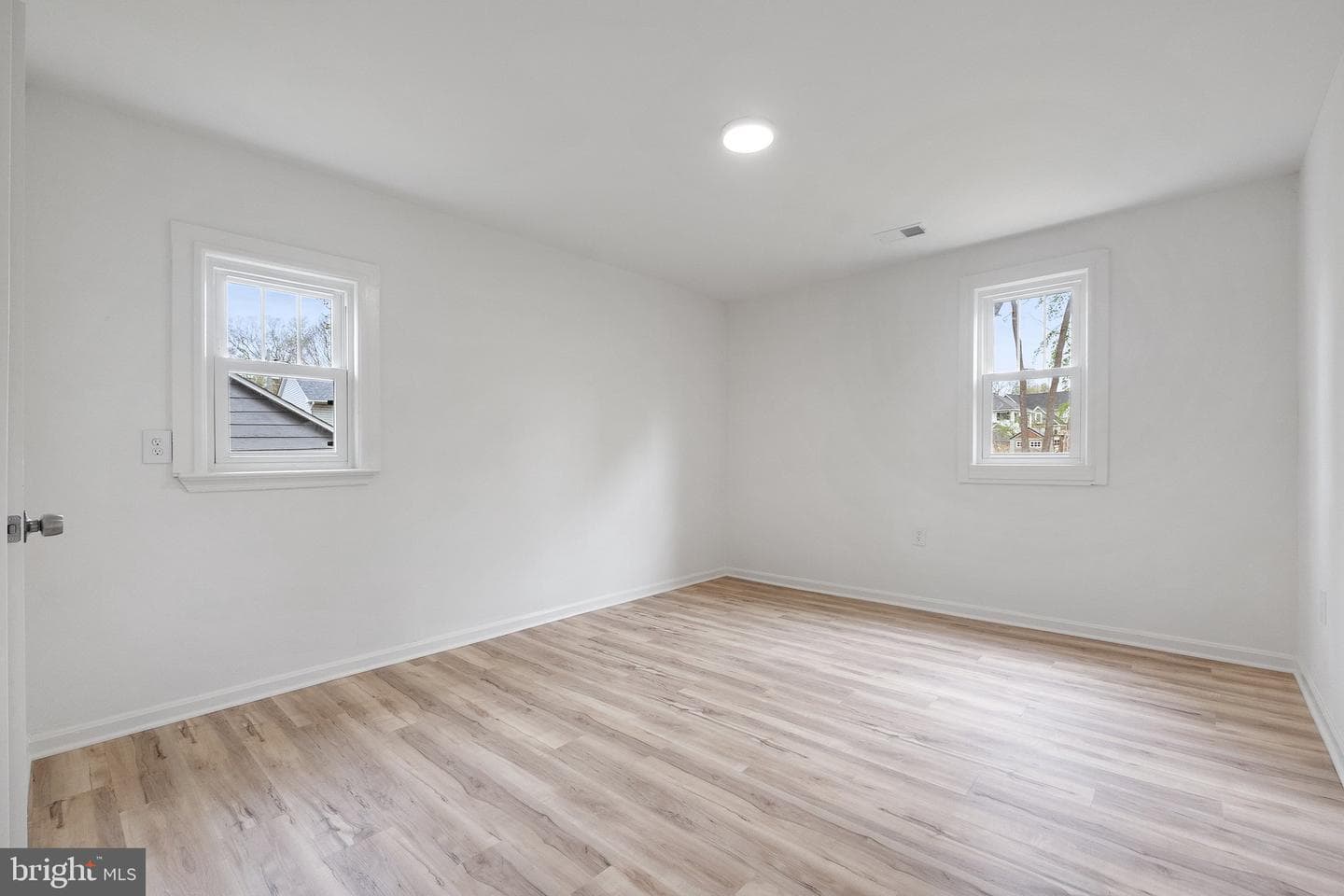 79 E Shirley Avenue photo 35