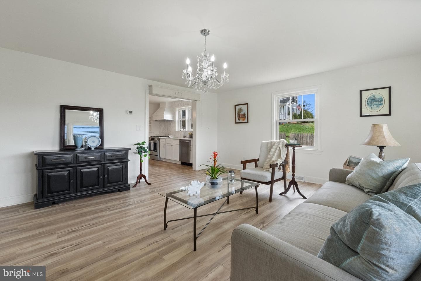 79 E Shirley Avenue photo 4