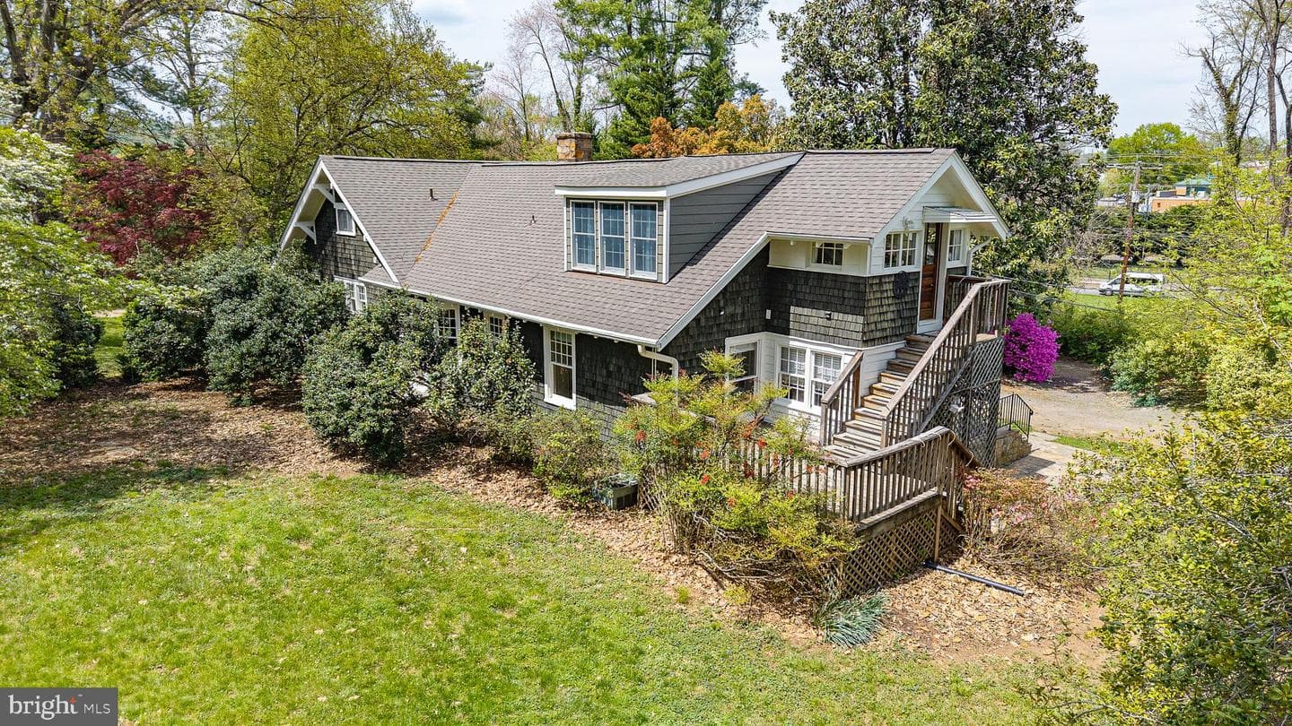 535 Winchester Street photo 5