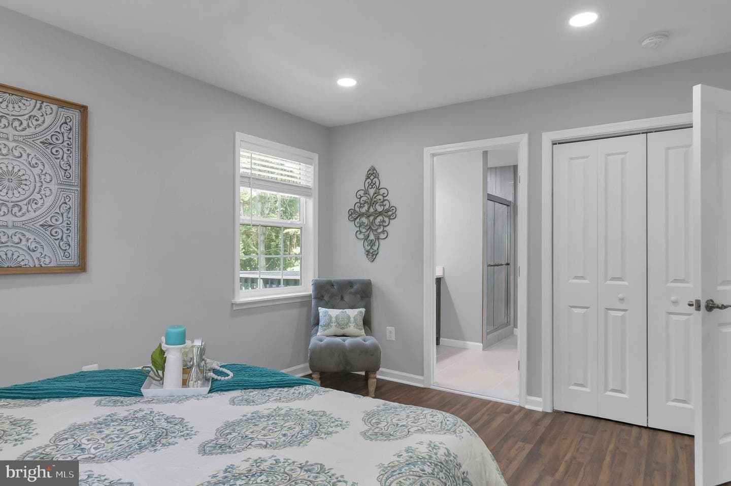 7612 Leeds Manor photo 18