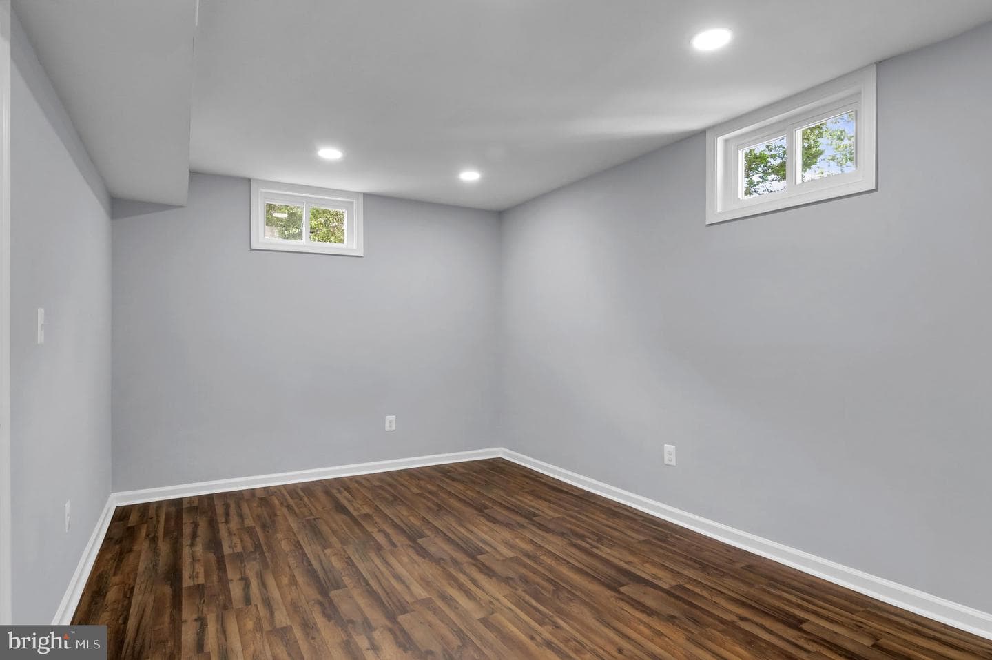 7612 Leeds Manor photo 32
