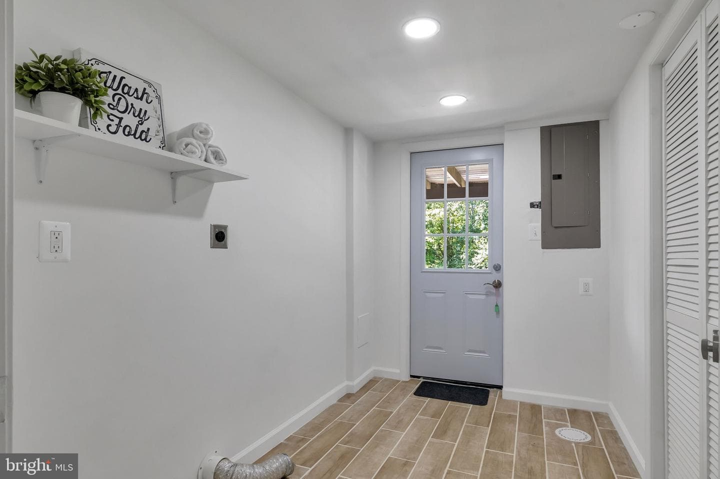 7612 Leeds Manor photo 33