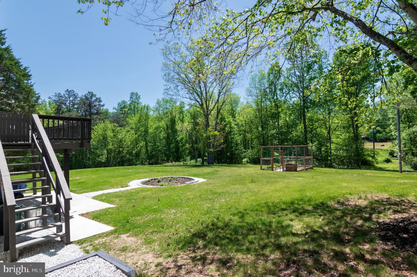 7612 Leeds Manor photo 36