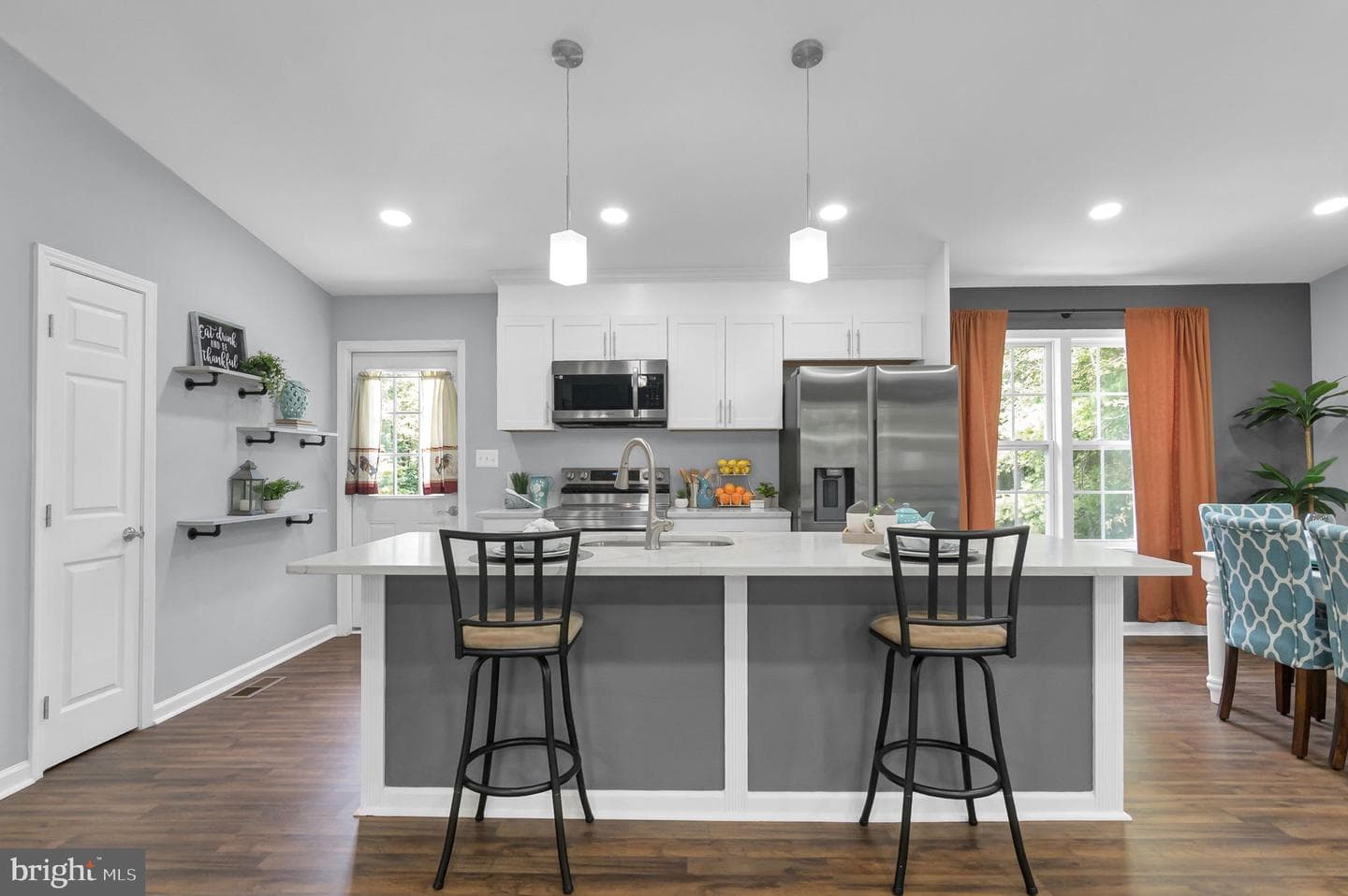 7612 Leeds Manor photo 6