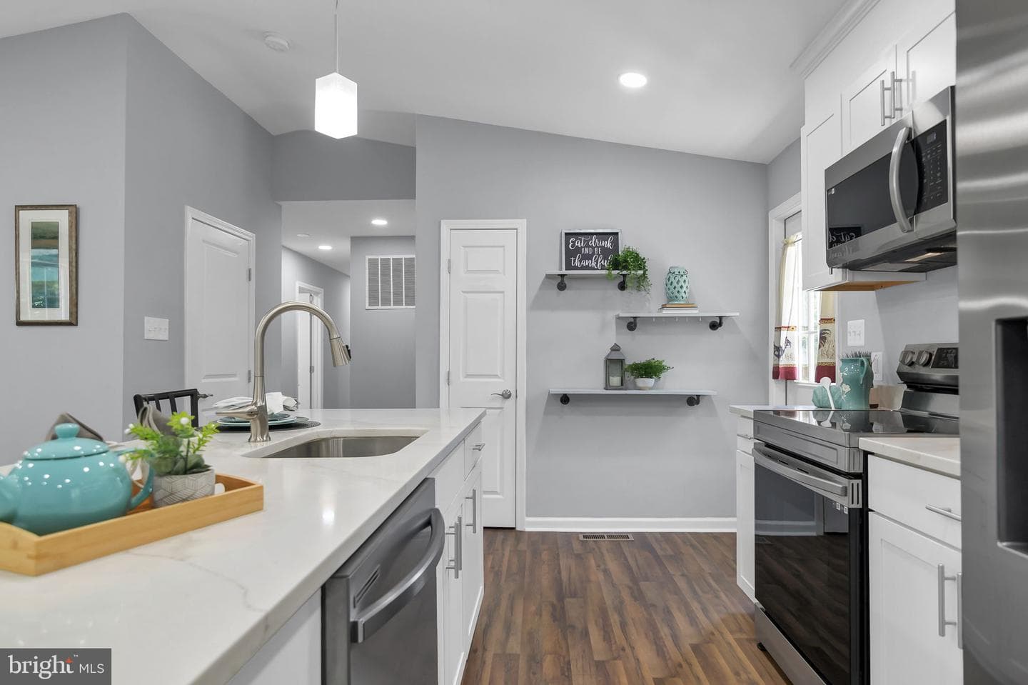 7612 Leeds Manor photo 8