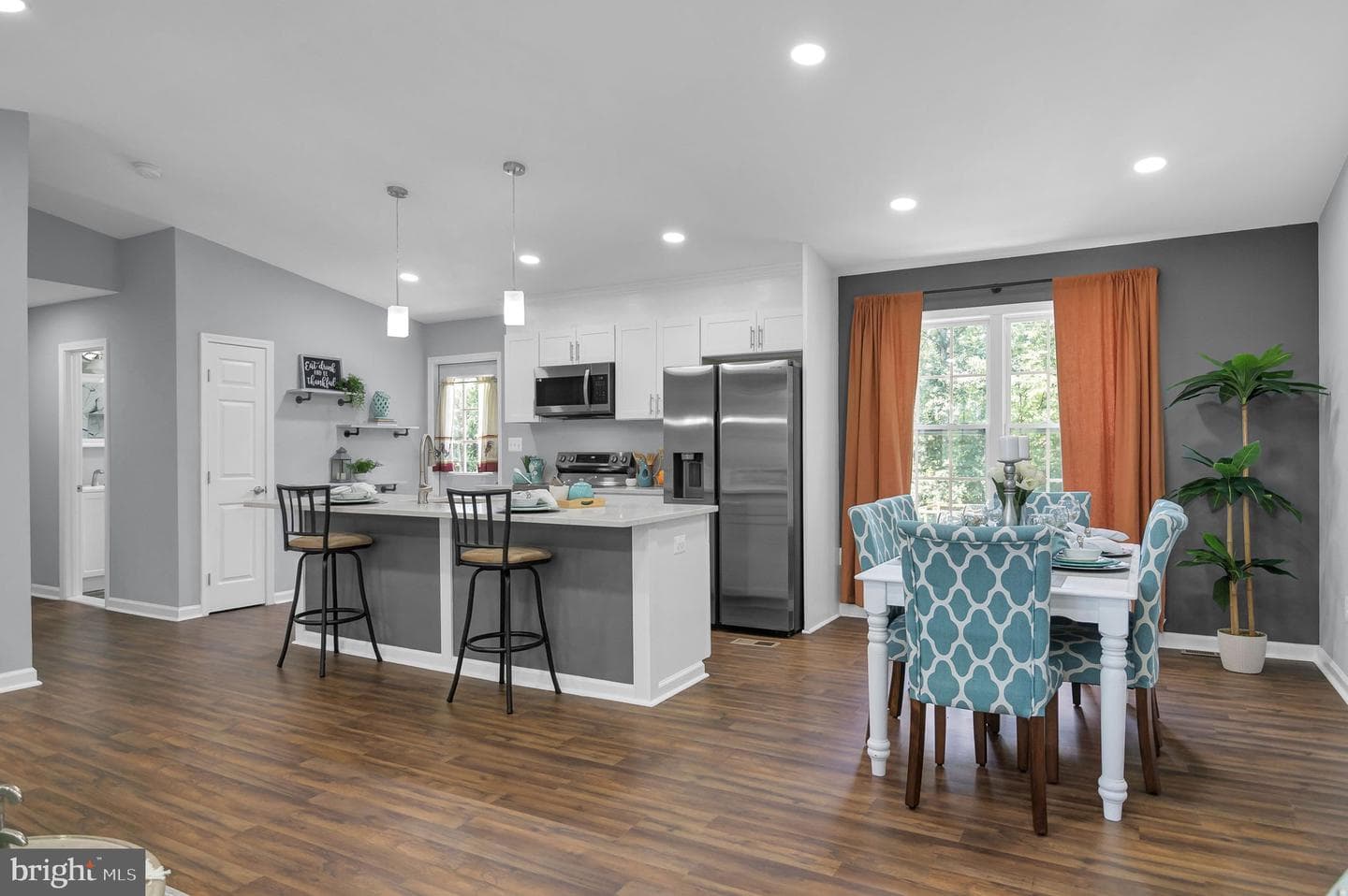 7612 Leeds Manor photo 9