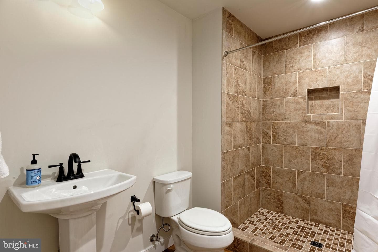 6400 Bob White Drive photo 32