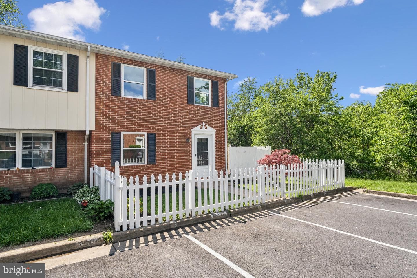 8598 Ashby Court photo 2