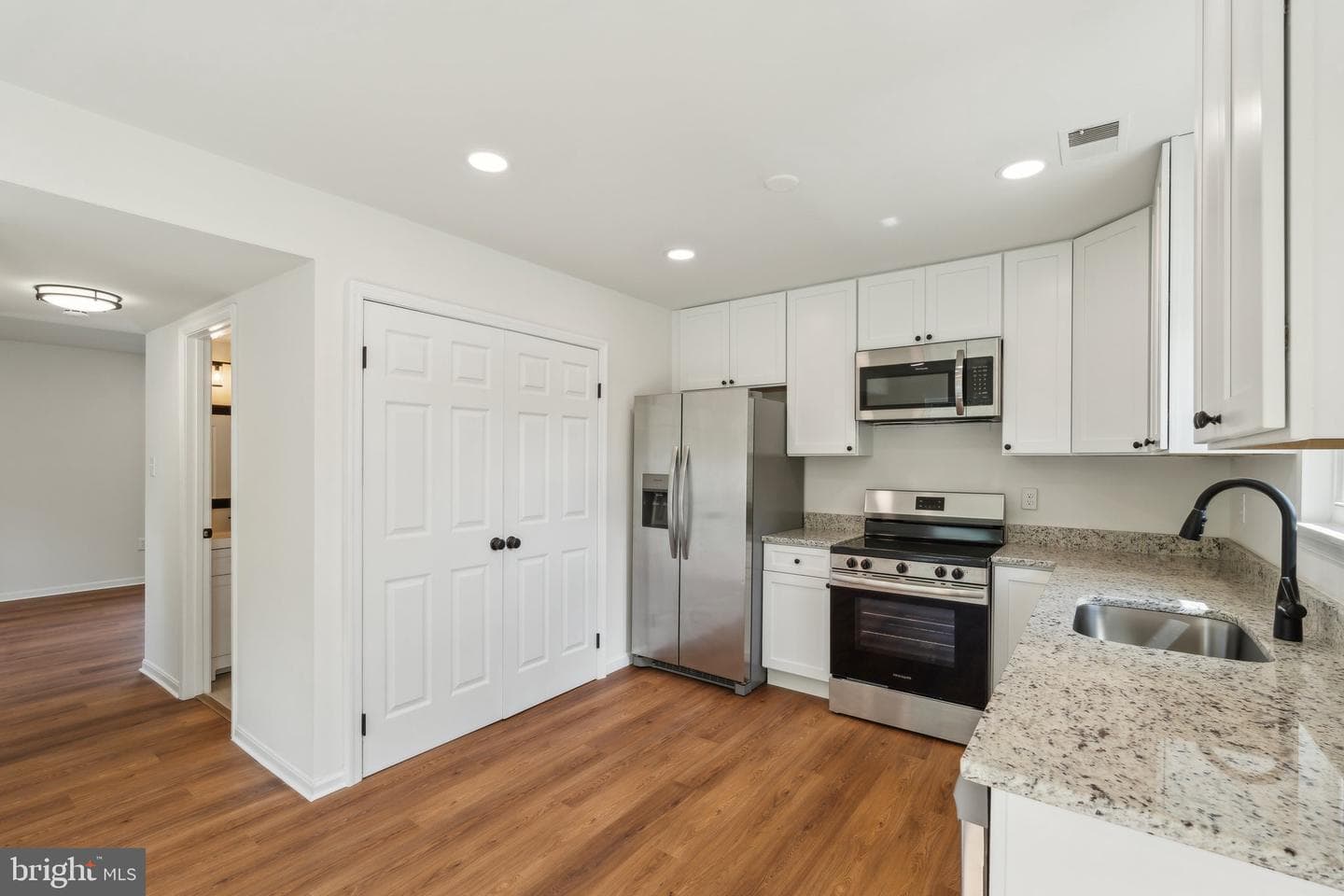 8598 Ashby Court photo 4