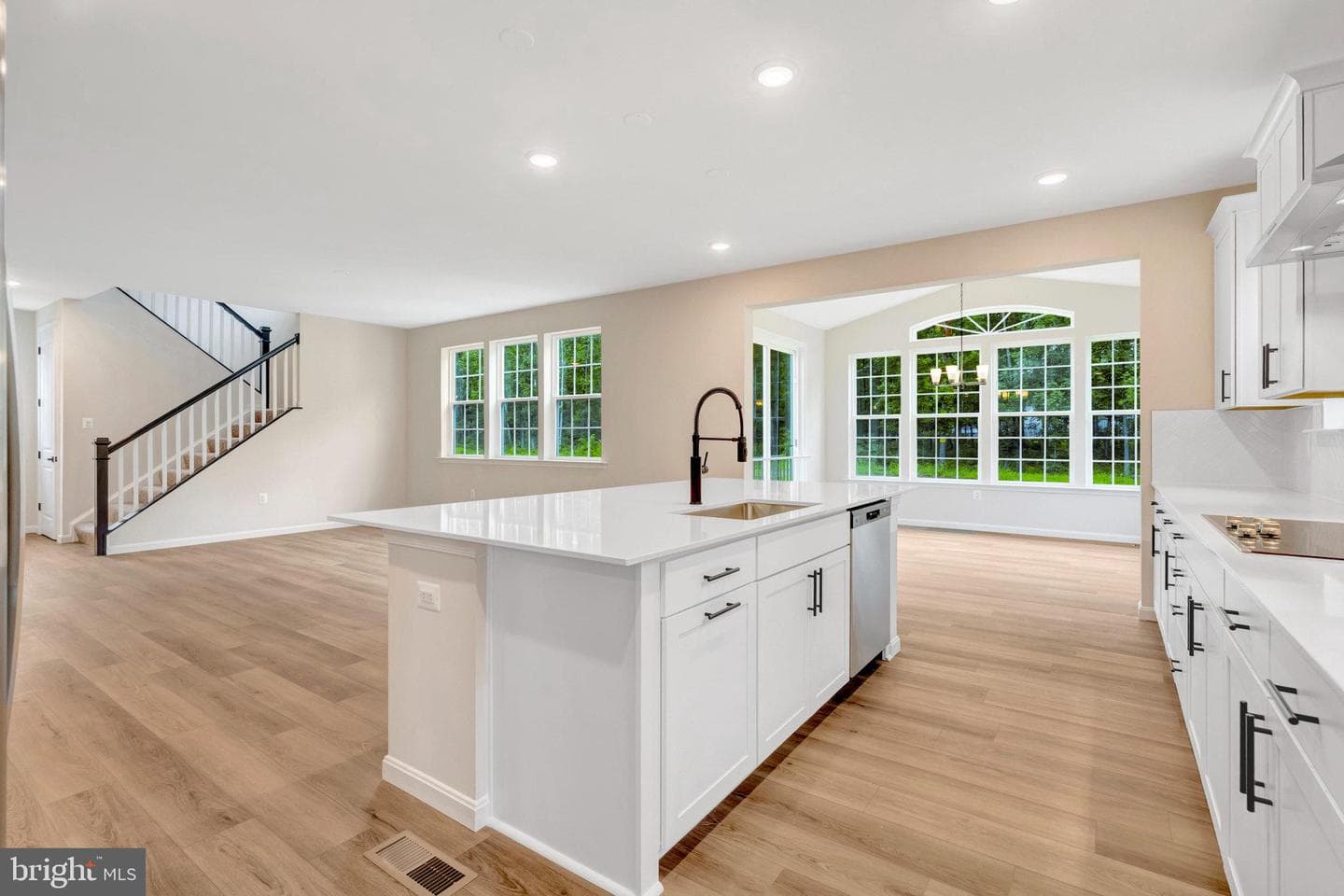 2080 Springvale Drive photo 19