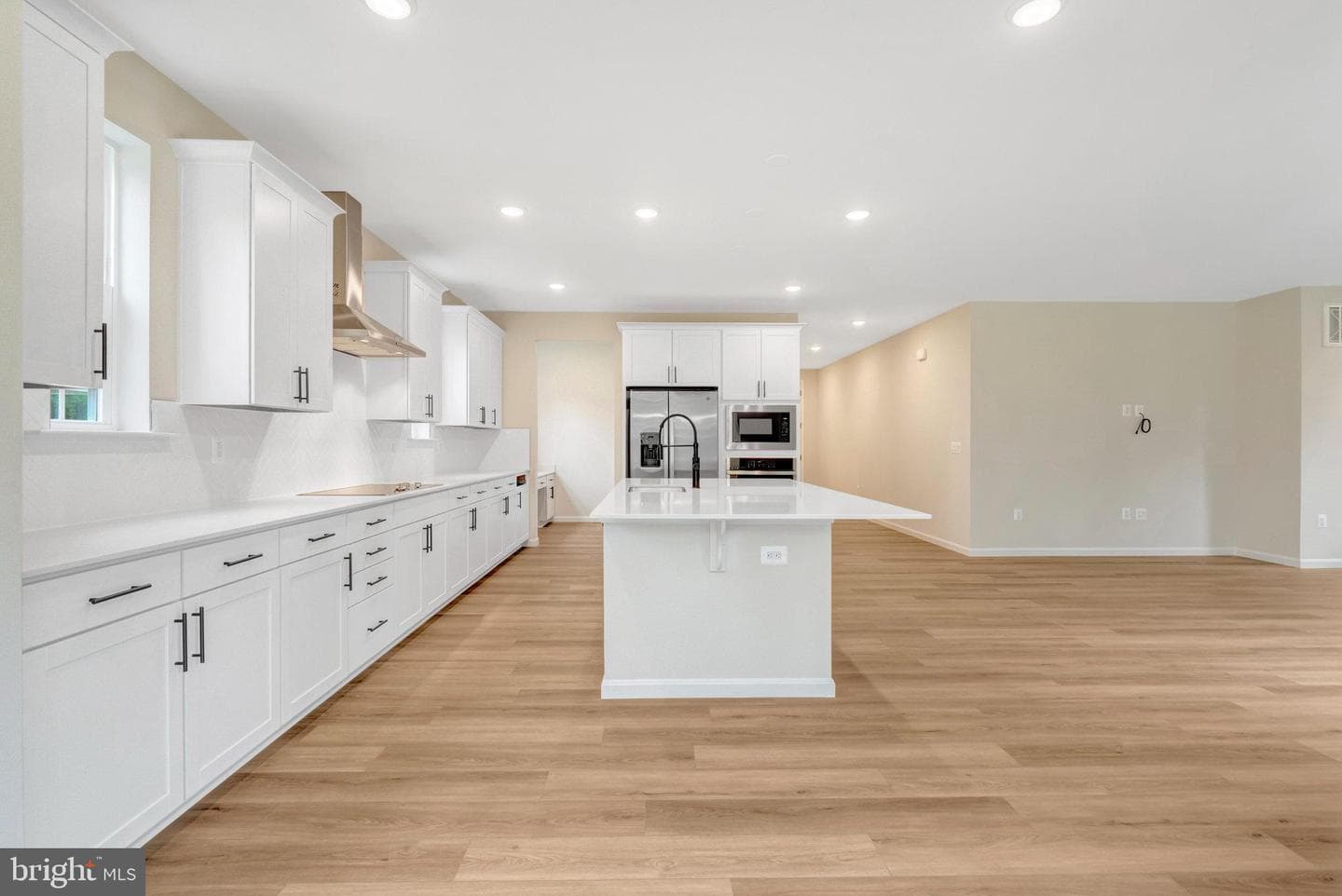 2080 Springvale Drive photo 23