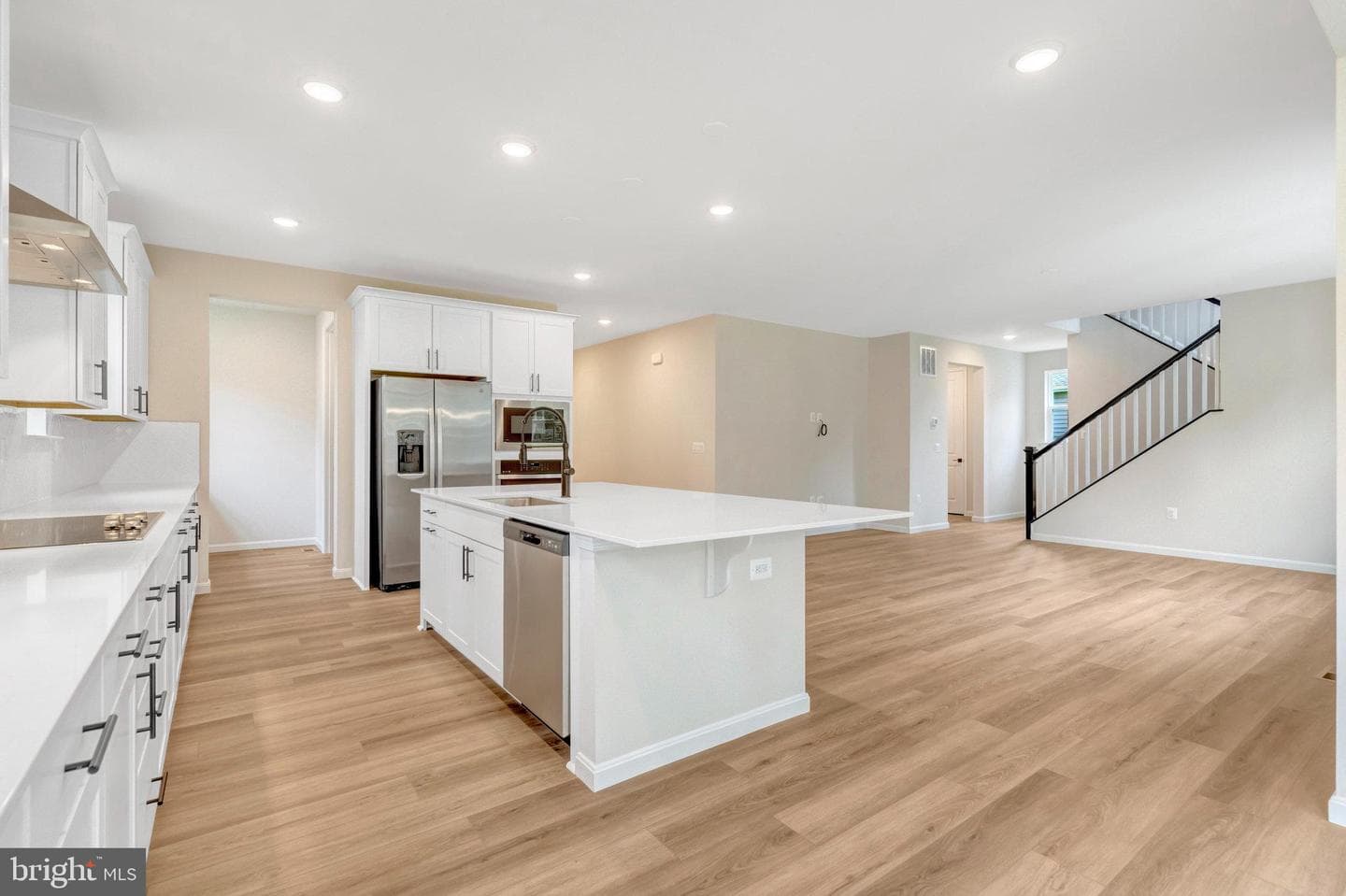 2080 Springvale Drive photo 24