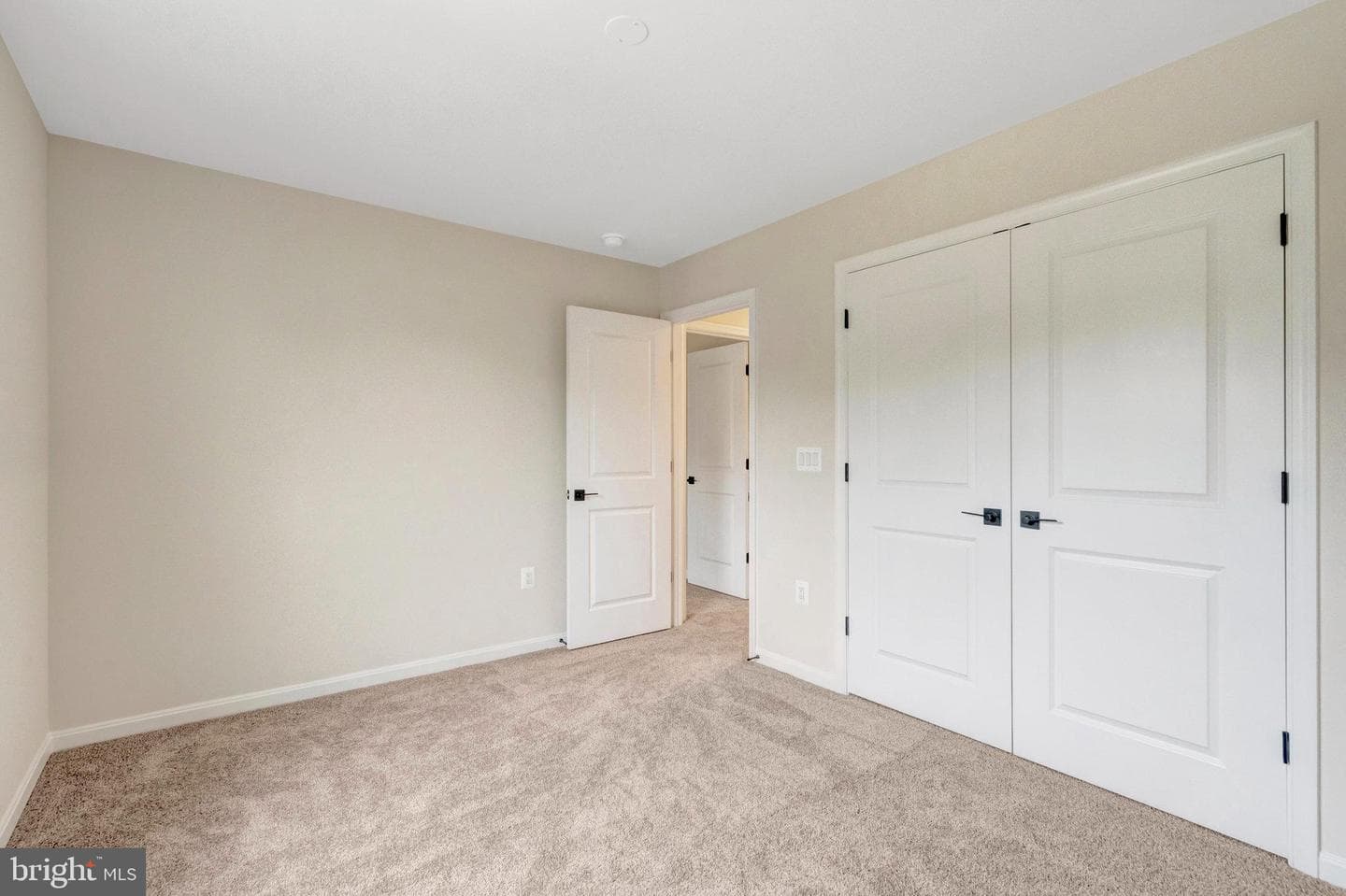 2080 Springvale Drive photo 31