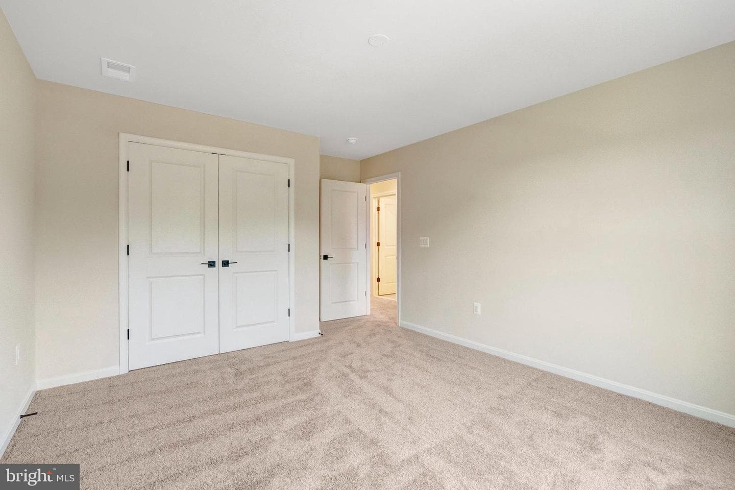 2080 Springvale Drive photo 33