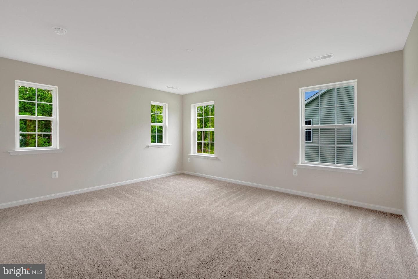 2080 Springvale Drive photo 35