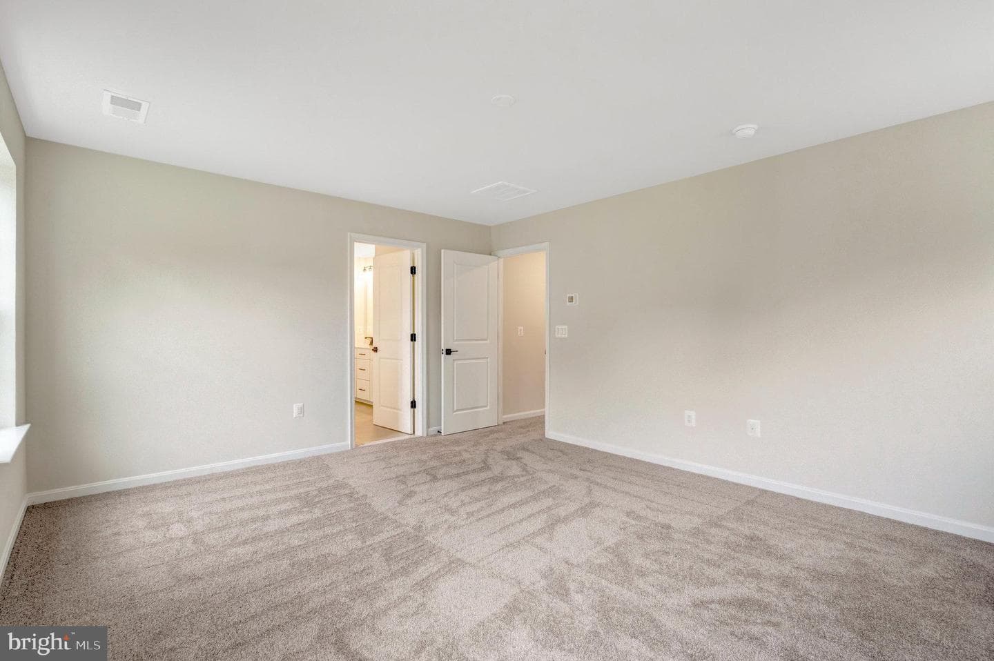 2080 Springvale Drive photo 36
