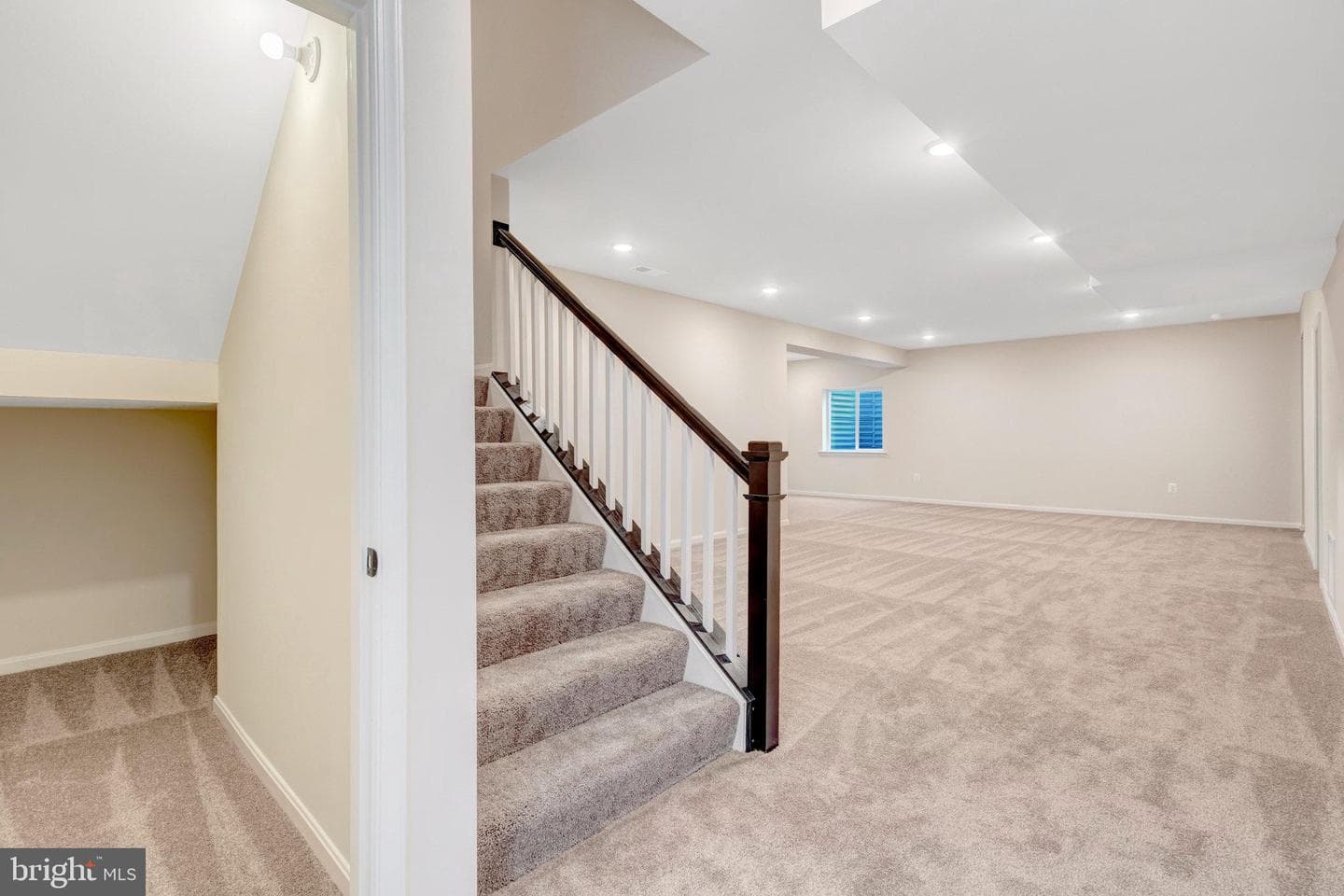 2080 Springvale Drive photo 45