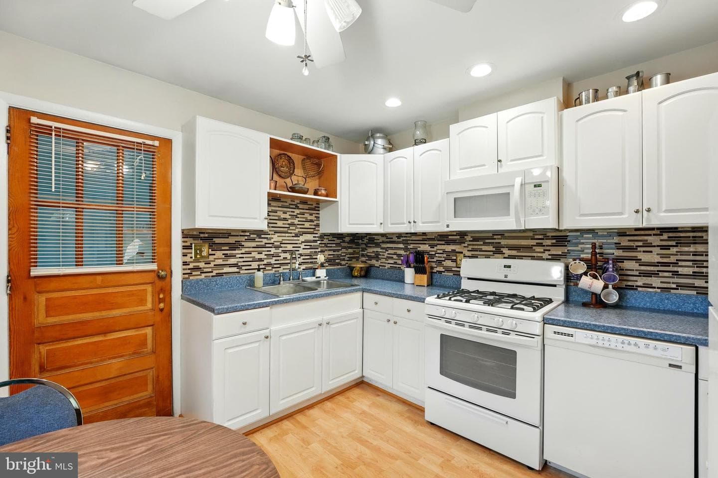 8534 Burwell Road photo 12