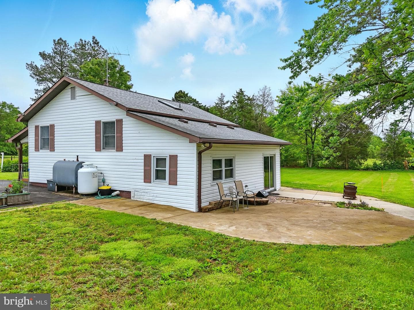 8534 Burwell Road photo 37