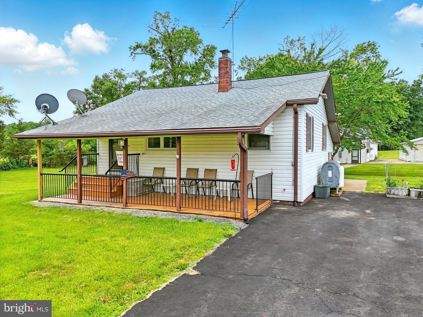 8534 Burwell Road photo 6
