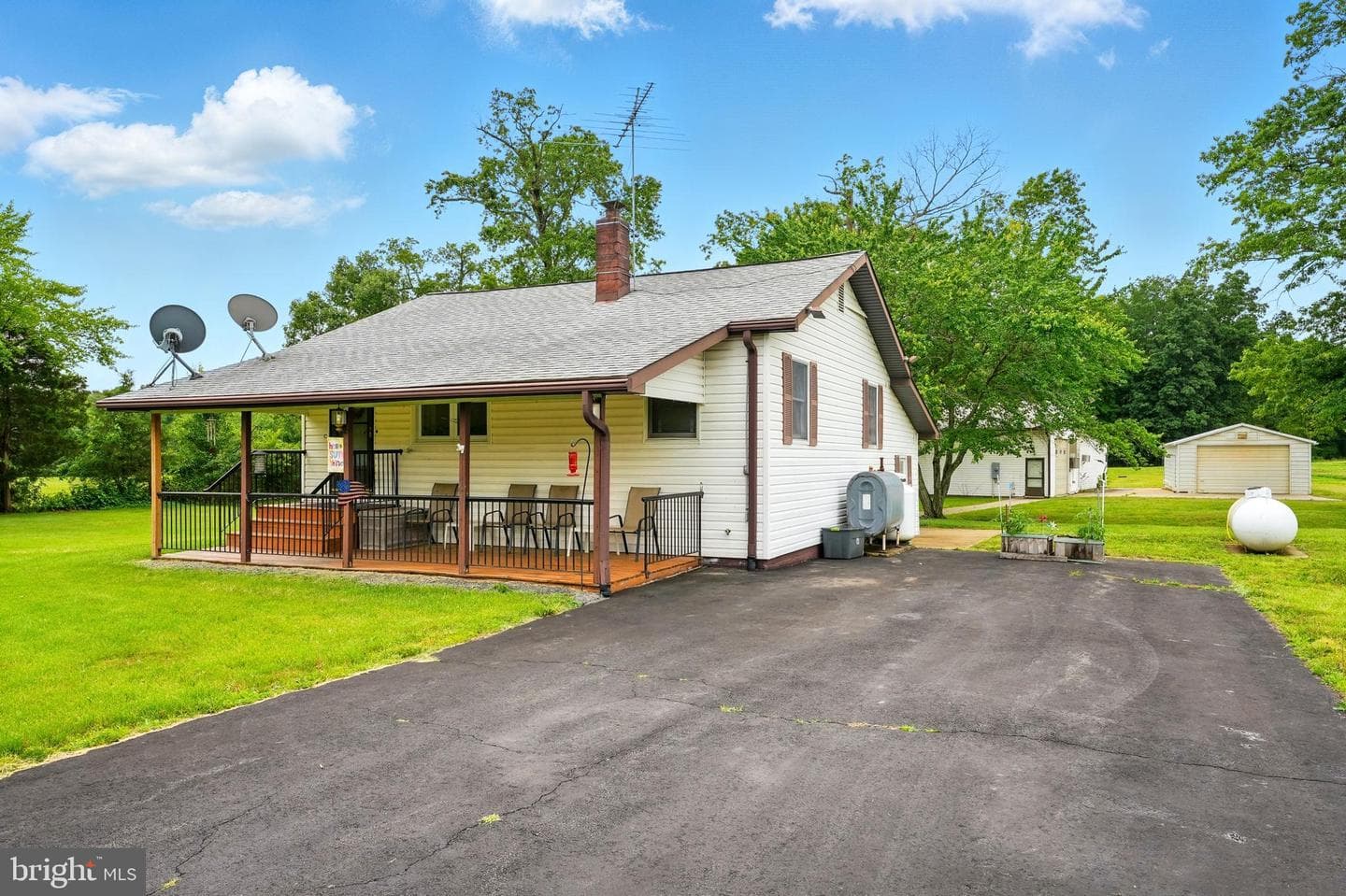 8534 Burwell Road photo 7
