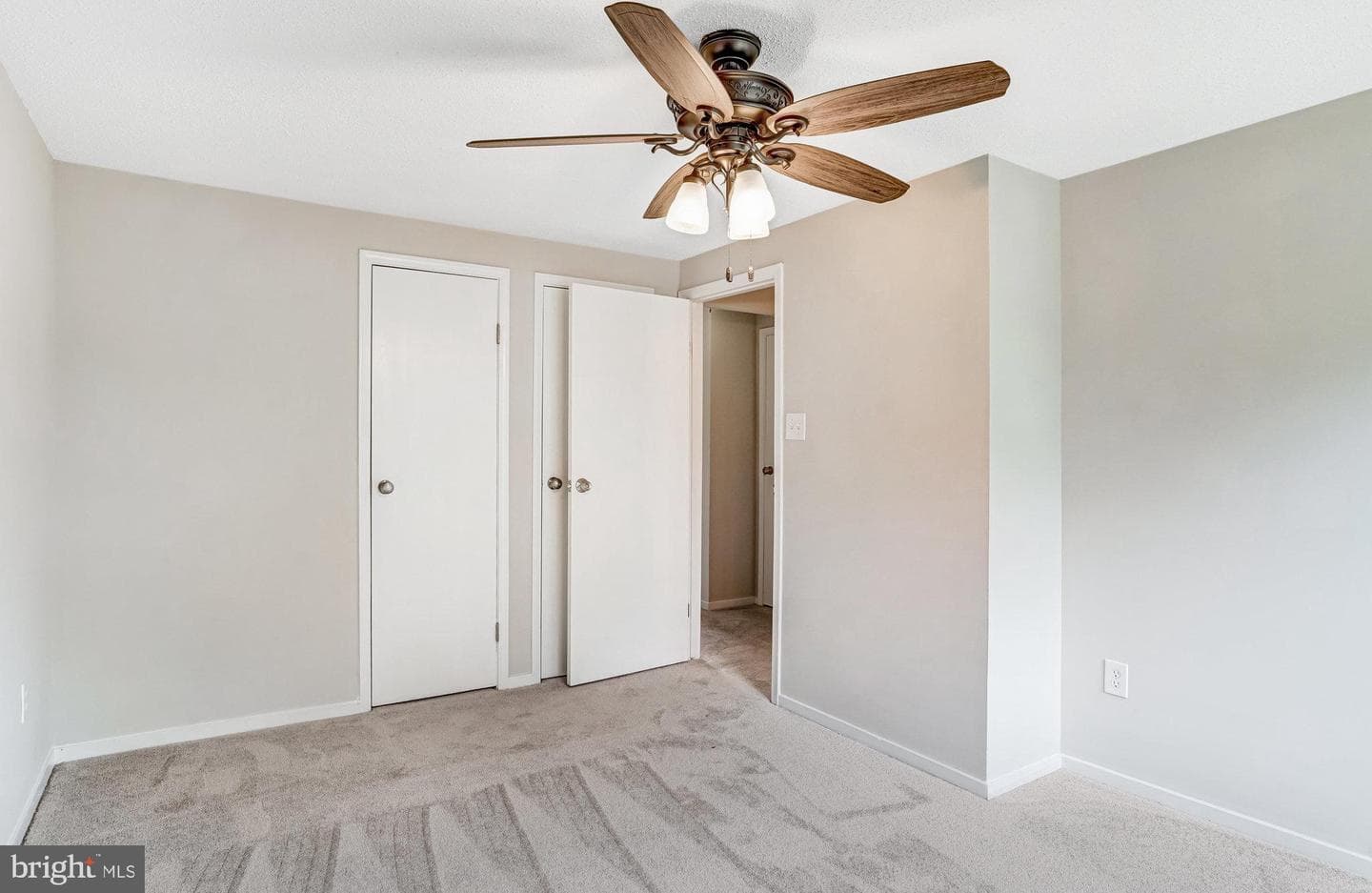 831 Oak Leaf Court photo 18