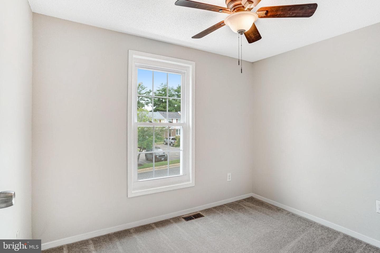 831 Oak Leaf Court photo 20